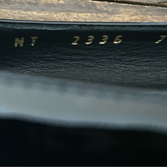 Salvatore Ferragamo black patent leather ballet flats. Size 7 - Picture 7 of 13